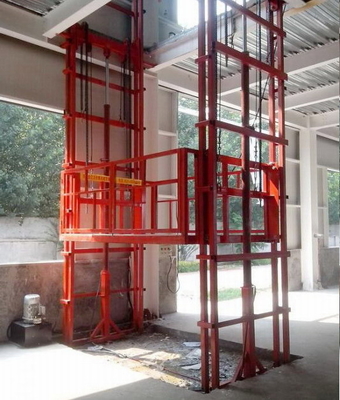 2,5 tonnes de guide de rail d'ascenseur hydraulique d'ascenseur pour le CE de chargement de cargaison d'entrepôt